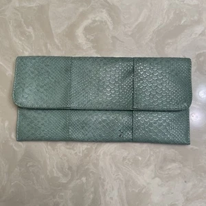 Urban Expressions Foldover Clutch Handbag Reilly Reptile Chain Strap Green NWOT - Picture 1 of 9