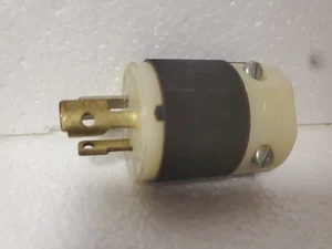 Enchufe Hubbell 15 Amp 125 Voltios Twistlock - NUEVO - Caja abierta - Imagen 1 de 4