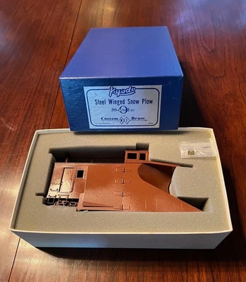 Стальной крылатый снегоочиститель Kyodo в масштабе O из грунтованной латуни без муфт - Изображение 1 из 4
