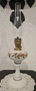 Antike kleine Opalglaspetroleumlampe mit floraler Malerei sehr selten & alt - Bild 1 von 8
