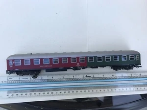 ho train Roco green & red passenger car - Picture 1 of 6