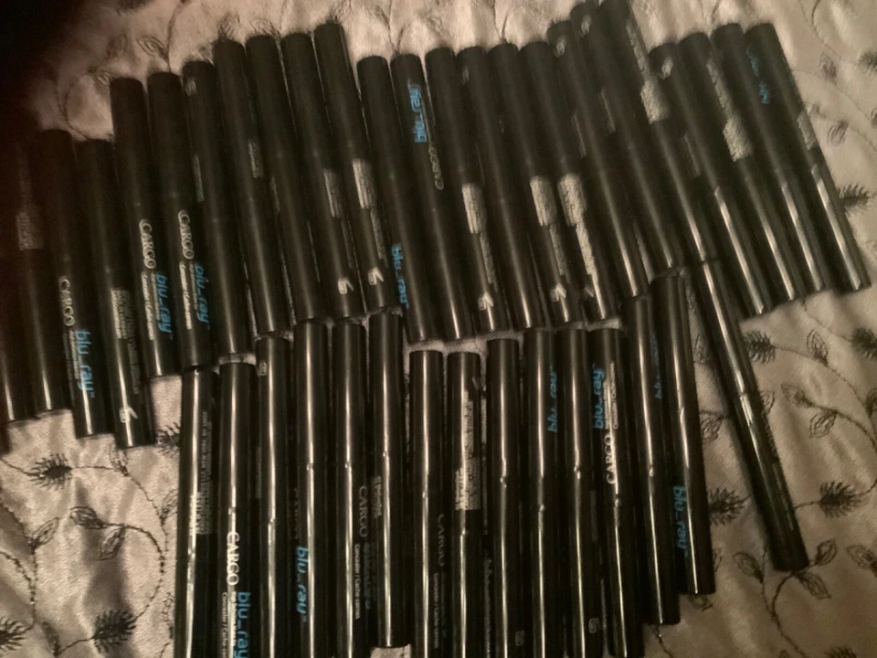 Corrector de carga Blu-ray cuatro descontinuado medio oscuro Foto 1 de 3