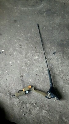 DAIHATSU YRV ROOF AERIAL AND BASE ORIGINAL FITMENT  - Image 1 of 2