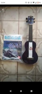 Ukelele - Image 1 of 4