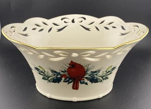 Lenox Wintergrüße durchbohrter Rand 4" Feiertagsschale - Bild 1 von 6