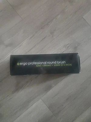 ERGO Herramientas de Estilo ER65 Cerámica Iónica Profesional Cepillo Redondo 3.5” 65mm Foto 1 de 3
