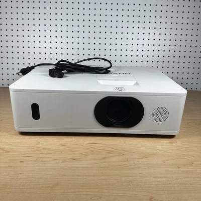 Hitachi 5000 Lumens CP WU5500 WUXGA 3LCD Projector No Remote - Image 1 of 4