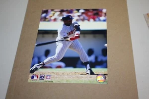 MINNESOTA TWINS KIRBY PUCKETT UNSIGNED 8X10 PHOTO POSE 2 - Picture 1 of 1