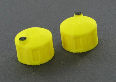 1:64 YELLOW WATER FLUID TANKS PLASTIC 3D TO SCALE FARM TOY DIORAMA ACCESSORY - Image 1 of 3