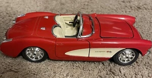 Burago 1957 Chevrolet Corvette Convertible 1:24 Made in Italy - Picture 1 of 6
