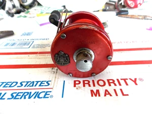 Carrete de 4 tornillos Abu Garcia Ambassadeur 5000 vintage MUY BONITO ASPECTO SIN PRECIO BASE - Imagen 1 de 4