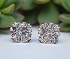 Orecchini a perno 3,00 ct D VVS2 tondi coltivati in laboratorio platino diamanti certificati IGI - Foto 1 di 8