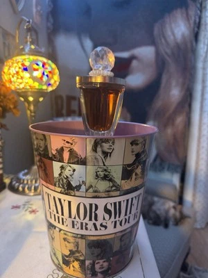 Taylor by Taylor Swift for Women EDP Perfume Spray 3.4oz **See Details  - Imagem 1 de 4