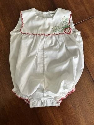 VTG Baby Romper White W Strawberries 3-6 Months Sleeveless - Image 1 of 4
