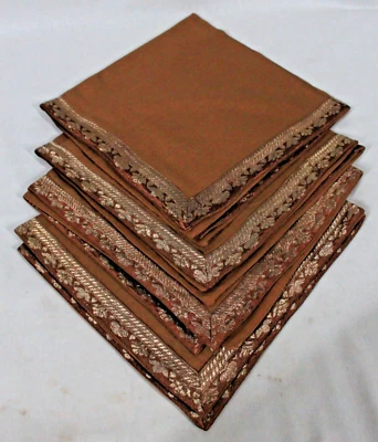 CRATE & BARREL SET OF 4 CAPPELLA GOLD SQUARE METALIC BORDER COTTON BLEND NAPKINS - Image 1 of 4