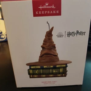 Hallmark Keepsake Ornament 2022 Harry Potter Sorting Hat NIB Magic Sound/Motion* - Picture 1 of 2