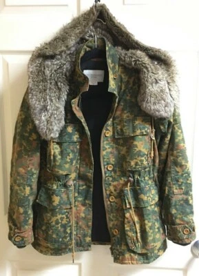 Obey пропаганды Urban Outfitters меха с капюшоном камуфляж военная куртка парка XS - Изображение 1 из 4