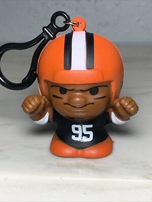 NFL Cleveland Browns #95 Myles Garrett Squishy Fútbol Figura Llavero con Clip Foto 1 de 4