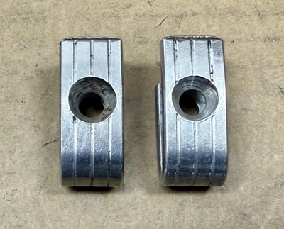 Par de ganchos para colgador de abrigo Ford Thunderbird 1961-1963 en J Foto 1 de 4