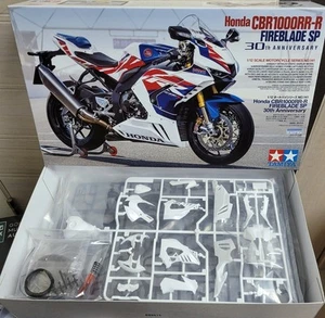 1/12 Honda CBR1000RR-R FIREBLADE SP 30th Anniversary model kit Tamiya 14141 - Picture 1 of 3