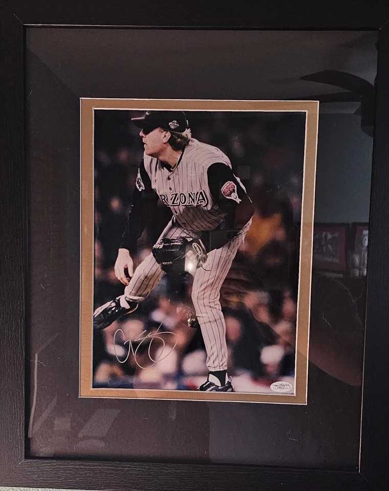 Curt Schilling Arizona Diamondbacks Signed Framed 11x14 Photo JSA COA F99137 - Image 1 of 3