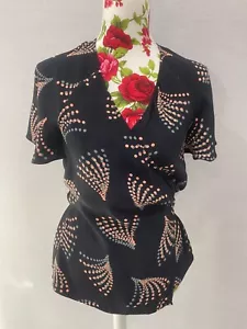 COUNTRY ROAD NAVY PATTERNED SHORT SLEEVE WRAP TOP SIZE XS - Bild 1 von 7