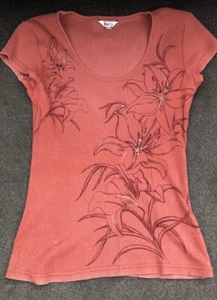 Ladies M& Co T-shirt Size L. Pit - Pit 15” Ribbed Floral Salmon Colour - Picture 1 of 2