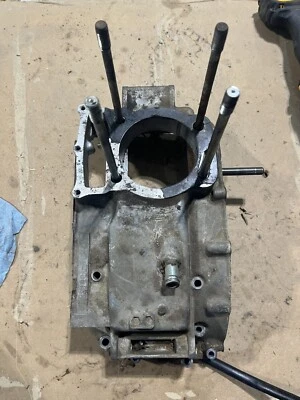 Honda XL250S XL250 Engine  Top Bottom Case Crankcase 1976 - Image 1 of 2