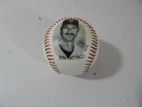 Vintage Don Mattingly New York Yankees Burger King (1996) Souvenir Baseball Cover