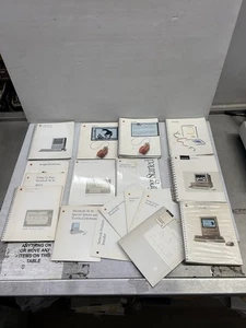 Manuales Macintosh vintage, paquetes de software, literatura. (31 artículos en total) (lote #1) - Imagen 1 de 8
