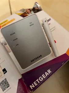 NETGEAR AC750 EX3700-100NAS Wireless Dual Band Range Extender - Picture 1 of 5
