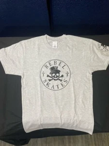LARGE - REBEL SKATES, Totenkopf mit Zylinder, graues Tshirt, T-Shirt - Bild 1 von 2