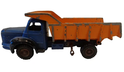 Dinky Toys  France: Camion Berliet avec benne "34". - Photo 1/4