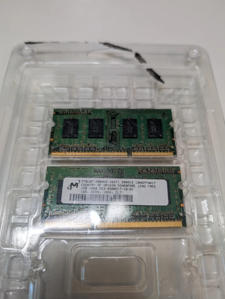 Micron PC-8500 1 GB SO-DIMM 1066 MHz DDR3 Memory (MT8JSF12864HZ-1G1F1) - Image 1 of 1
