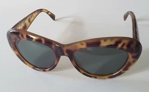 Vintage Kenmark Marilyn Cat Eye Sunglasses Tortoise Amber Frame Olive Lens HTF! - Picture 1 of 6