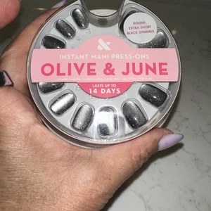 olive june the instant mani nails Round Extra Short - Imagen 1 de 4