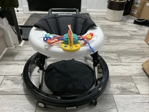 GNAYUIJ BABY WALKER BRAND NEW WITH BOTTOM COVER AND TOYS - Picture 1 of 6
