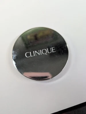 Clinique Redness Solutions Instant Relief Mineral Pressed Powder - Image 1 of 3