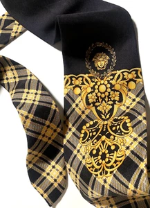 GIANNI VERSACE VINTAGE ANNI '90 MEDUSA BAROCCO ALLORO CORONA CRAVATTA TARTAN ITALIA NERO - Foto 1 di 19