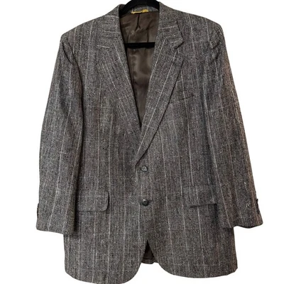 Casaco esportivo masculino Kuppenheimer década de 1990 tamanho 44" cinza rosa azul peito único LEIA - Imagem 1 de 4