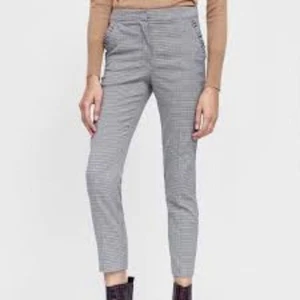 Zara Basic White Black Houndstooth Skinny Ankle Pants Ruffle Pockets - Picture 1 of 9