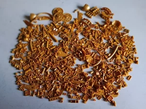 LEGO LOTE A GRANEL DE 800 PIEZAS ESPECIALES ORO PERLA - Imagen 1 de 3