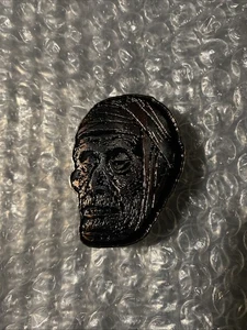 Kharis Mumie Emaille Pin Pallenträger Presse Universal Monster Horror Boris Karloff - Bild 1 von 4