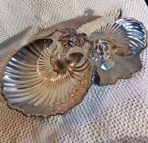 Vtg.Reed & Barton Silver Pld 3 Footed Shell Clam Bowl W Grapevine Clusters Desig - Picture 1 of 24