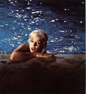 Marilyn Monroe Swimming No Swimsuit Sexy BOOK PAGE PHOTO (901) 2 pcs - Picture 1 of 2