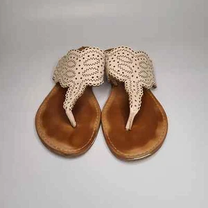 Francesca's Roxette Women's Scalloped Thong Sandle, Size 8M - Picture 1 of 5