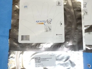 4pc. AQUACEL Ag BURN #1 Glove pediatric hand dressing (short date) - Picture 1 of 2