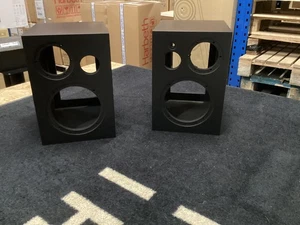 Speaker cabinet pair - Picture 1 of 7
