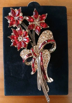 AVON 2013 Poinsettia Flower Christmas Red Rhinestone Brooch Pin Goldtone - Image 1 of 4