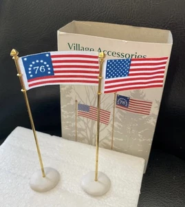 2x’s Dept 56 LONG MAY SHE WAVE 4 Flaggen Total USA Holiday Village Accessoire - Bild 1 von 4